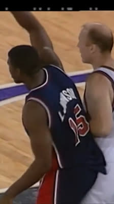 ¡Alonzo Mourning también tiraba triples! La sorpresa del Dream Team II en el Mundial 1994