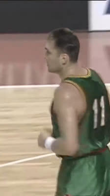 ¡Arvydas Sabonis también tiraba triples! El gigante lituano sorprende a Croacia | EuroBasket 1995