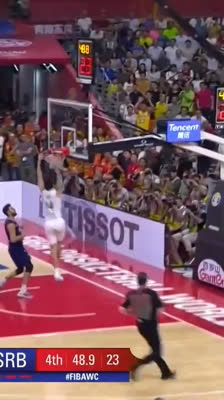 ¡Gabriel Deck machaca el aro y desata la locura argentina! Mate espectacular ante Serbia | Mundial FIBA 2019