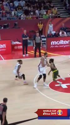 ¡Andrew Albicy desata la emoción con un triple! Francia aprieta ante Australia | Mundial FIBA 2019