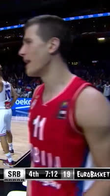 ¡Florent Piétrus pone un tapón brutal a Nemanja Nedović! Francia vs Serbia | EuroBasket 2015