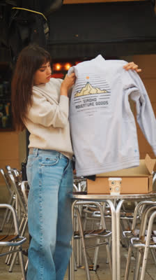 Hennes iPhone 17 PRO blir stulen på ett café och en Siroko-jacka dyker upp - BLACK FRIDAY 2025