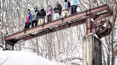 Cruise Control: seguimiento del recorrido de esquí  a través de distintas montañas – Documental