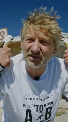 Ankomst vid Mexikanska gränsen med Raimonds Dombrovskis · A to B Rollerski