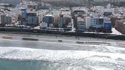 Open LPA Surf City in Las Palmas de Gran Canaria with Canarian surf victories - Surfinges - Episode 39 Preview - Season 7