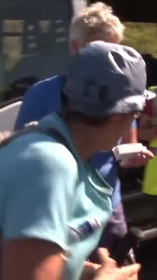 Garry Skeen korsar mållinjen: Dragon’s Back Race