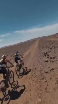 Att upptäcka styrkor och svagheter i öknen - Titan Desert Morocco 2025 Dokumentär