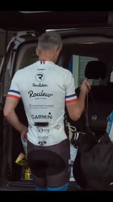 De 8 amatörcyklisterna delar sina sista erfarenheter av Tour de France: One Day Ahead