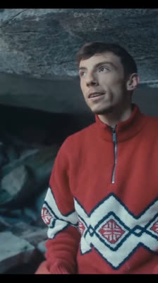 Simon Lorenzi utvärderar förhållandena och är optimistisk under klättringen av El Alphane: Alphane