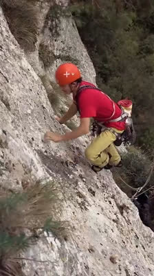 Lorenzo Fanni klättrar uppför Triangelmuren i Finale Ligure: Finale '68