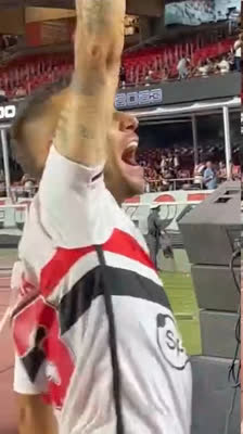 Rafinha, tidigare spelare i FC Bayern München, berättar om sin glädje att spela för São Paulo – The Case by Dante