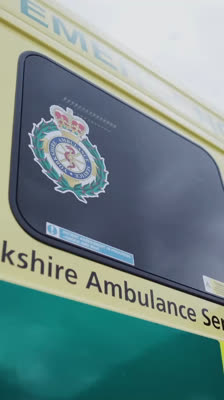 Jerome Mowat och utmaningarna att kombinera klättring med paramedicinarbete: Lock Down Rock Up