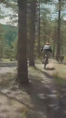 Jerad Fischer cyklar igen 10 år efter olyckan: Resilient