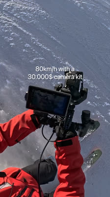 I 80 km/h, med en kamera värd 30 000 dollar… allt kan hända