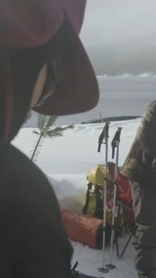 Kampen mot kylan på Columbiafloden · Without a Paddle