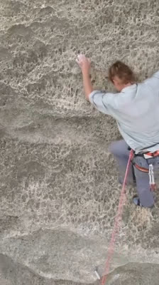 Upptäckten av Bioux och första mötet med klättring · Freed Climb / L’Escalade Libérée