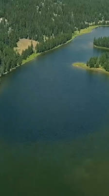 Backpackers utforskar Wyoming och njuter av landskapet: Learning to Weather the Storm
