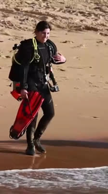 Lachlan Walmsley combines his passion for marine biology with diving: Aliquam