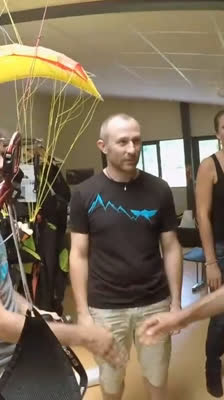 Äventyret börjar med skärmflygning · I would Land in your Backyard!