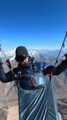 François Ragolski och hans skärmflygningsäventyr över Asien · Crossing Dreams