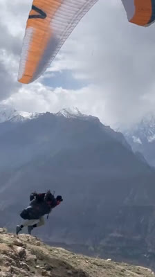 François Ragolski och möten med lokala piloter · Crossing Dreams