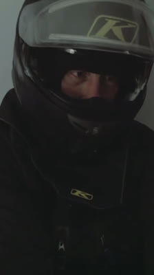 Oliver Solaro når de avlägsna bosättningarna i Attawapiskat: AKA Brokentooth