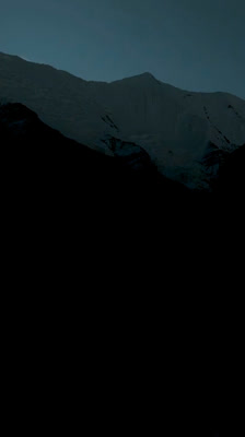 Benedikt Böhm börjar nattbestigningen mot toppen av Putha Hiunchuli: Foresight