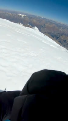 Benedikt Böhm når toppen av Putha Hiunchuli på 6 timmar: Foresight