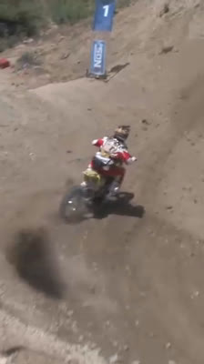 Kurt Casellis motorcykel och dess unika inställning: As The Gears Turn