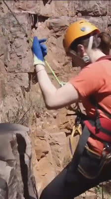 Utforska avlägsna raviner: introduktion till canyoning med Steve Cabourne · Gorging