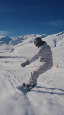 Sneak peek of 'Vlog I: Snow day and snowboarding in Baqueira with Siroko'