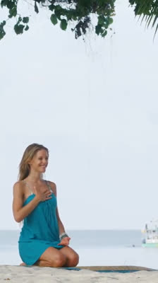 Slappe kroppen af og frigør spændinger · Fresh Yoga with Katy Misson (Sæson 3 Episode 1)