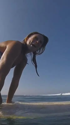 Kristy Murphy förmedlar sin kärlek till surfing och kvinnligt egenmakt genom sin skola · The Women and the Waves 2