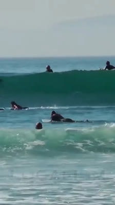 Kvinnor talar om vikten av balans och strandvård i surfing · The Women and the Waves 2