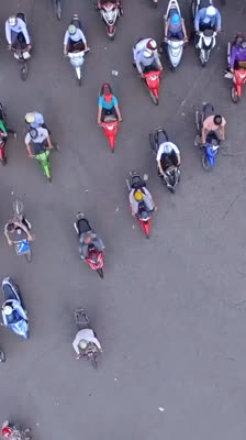 Louise and Felix discuss their idea of making surfboard fins from ocean waste and plastic found on Bali’s beaches: ecoFin