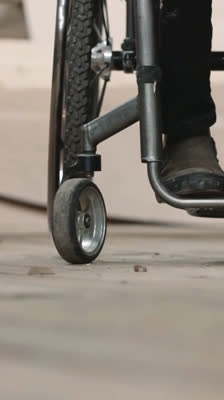 Sam Danniels berättar om olyckan som förändrade hans liv under mountainbike vid 19 års ålder · Beyond the Break