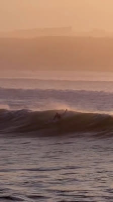 Alexis Deniel och Ronan Chatain upptäcker surfing och dess fördelar: Légendaires