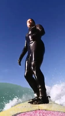 Surf lär Apolla Echino att fortsätta paddla och gå framåt efter motgångar · Surfing the South Island