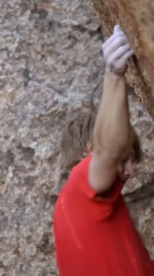 Nalle Hukkataival utforskar nya boulderlinjer i den mexikanska öknen · Yellow