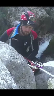 Igor D'India börjar bygga flotten för att navigera Oreto-floden i Palermo · The Raftmakers: Avsnitt 3