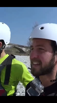 Igor D'India börjar navigera Piave-floden · The Raftmakers: Avsnitt 4