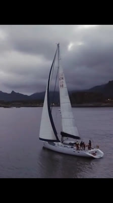Die Reise des Segelboots Trifon zu den Lofoten: Ocean Peak