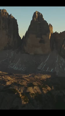 Die Schönheit der Dolomiten und ihrer steilen Felswände: Playing with the Invisible