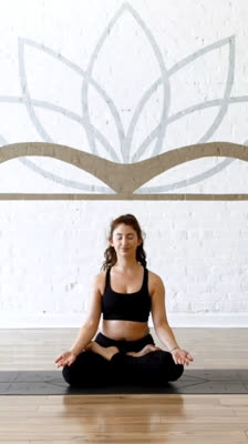 Fuld lotusposition i børneyoga med Audrey Geller · Yoga for Kids Level 1