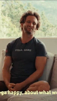 Stella Maris: August og holdet fejrer deres resultater