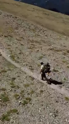 Descubriendo la autoestima y la fuerza interior: Why Do I Hike - Hiking