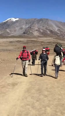 Nedstigningen af Kilimanjaro til fods og refleksion over rejsen med Ben og hans venner: The KFC