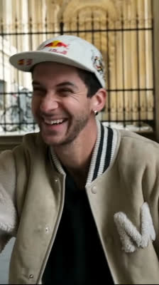 En danser glæder sig over at være en del af Little Shaos projekt på ikoniske steder i Paris - Little Shao