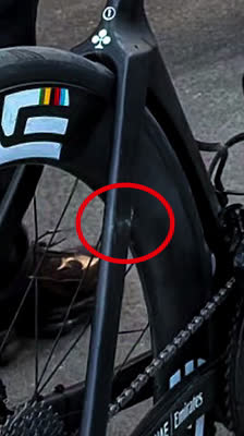 Pogacar vandt Milano-San Remo med en beskadiget cykel