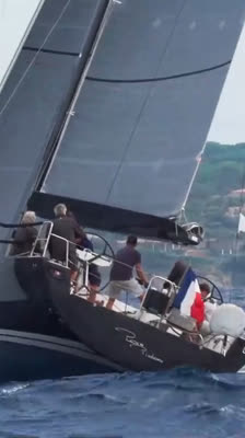 Sejlads i kraftig vind ved siden af Atlanten: Oxala – Frankrig